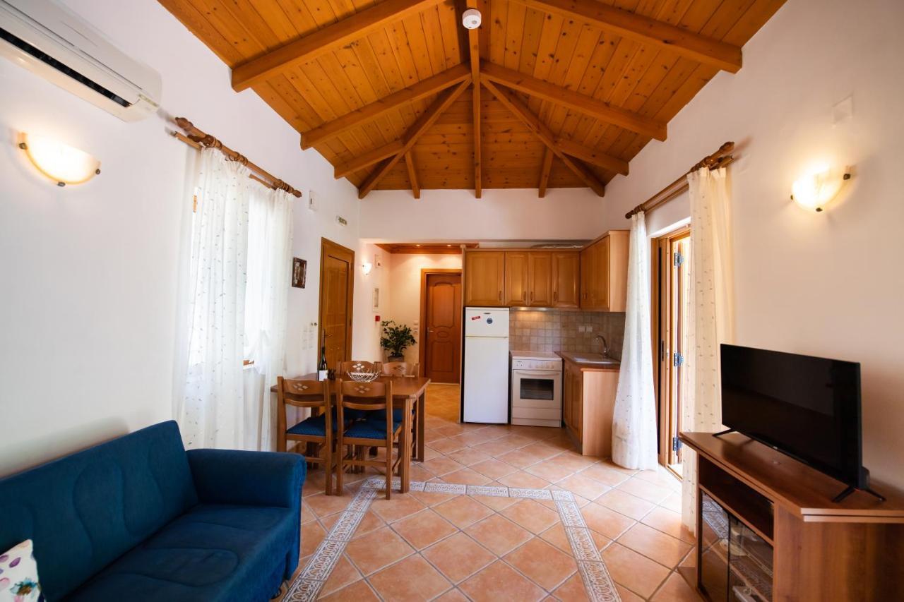 Áyios Nikítas Delphinus Villas-Villa Nikitas מראה חיצוני תמונה